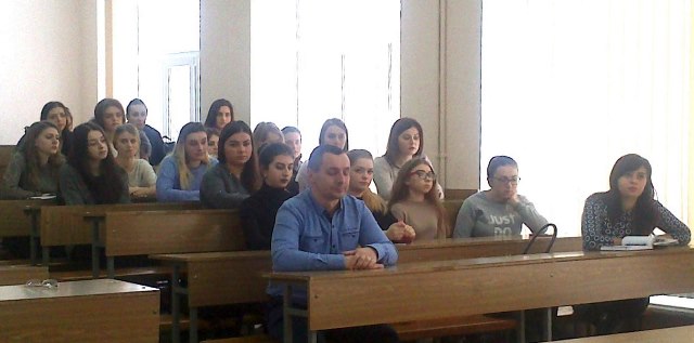 Майбутні психологи та соціальні працівники почули коментар основних статей законів, які використовуються у роботі із підлітками.